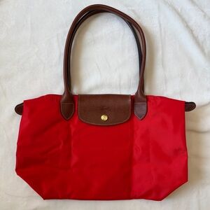 Medium Longchamp Le Pilage Nylon Tote
